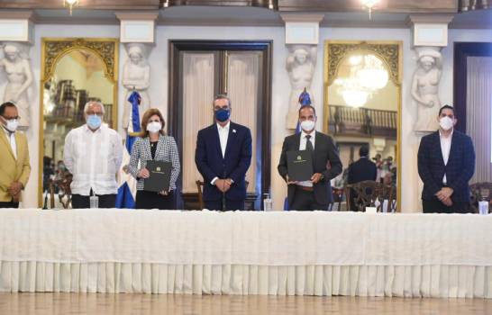 Gobierno dominicano firmó acuerdo para adquirir 10 millones de vacunas contra el Covid-19