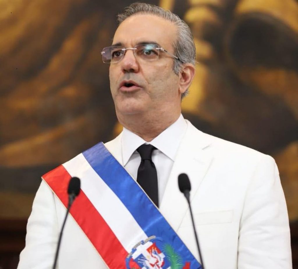 RD$2.600 millones fueron invertidos al sistema de salud en 90 días de gobierno de Luis Abinader RD$2.600 millones fueron invertidos al sistema de salud en 90 días de gobierno de Luis Abinader