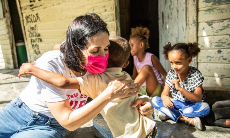 Raquel Arbaje inició trabajos para prevenir y reducir uniones tempranas y embarazos adolescentes Raquel Arbaje inició trabajos para prevenir y reducir uniones tempranas y embarazos adolescentes