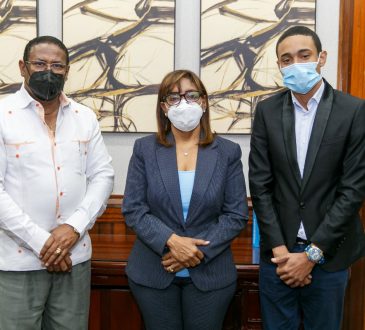 Florencia Paulino es designada como la nueva directora del Hospital Municipal de Yamasá
