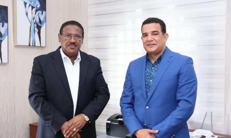 Richard Ortiz y director del SRSM planean obras sociales a favor de los más necesitados Richard Ortiz y director del SRSM planean obras sociales a favor de los más necesitados
