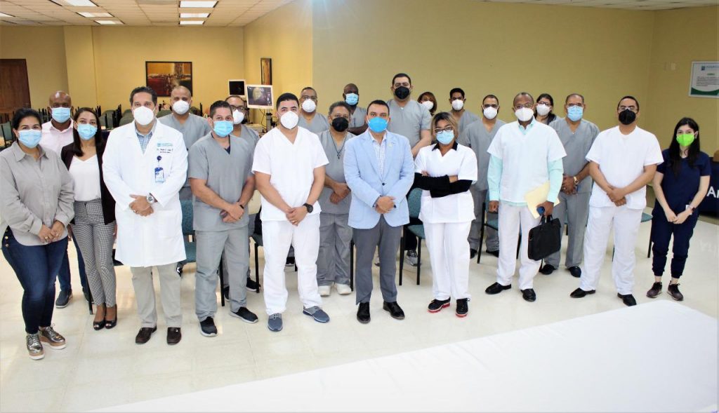 Inició primer curso de artroscopia de hombros con prácticas hospitalarias en el Hospital Ney Arias