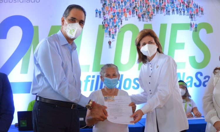 1.700.000 dominicanos y dominicanas han sido afiliados al SeNaSa 1.700.000 dominicanos y dominicanas han sido afiliados al SeNaSa