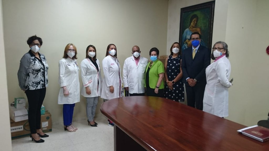 HUMNSA recibe equipos médicos e insumos de protección de la Fundación Popular y el Fondo de Población de las Naciones Unidas.
