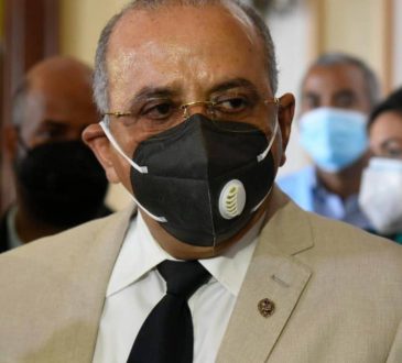 Ministro de salud superó el Covid-19