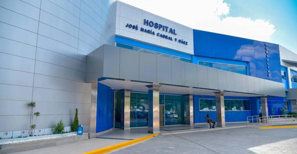 Hospital Cabral y Báez se quedó sin espacio para recibir a nuevos pacientes COVID-19 Hospital Cabral y Báez se quedó sin espacio para recibir a nuevos pacientes COVID-19