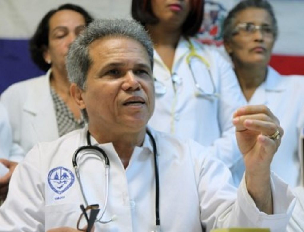 CMD pidió cobertura total del costo de la vacuna COVID-19 para ciudadanos sin seguro médico