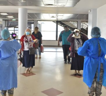 Gabinetes de salud y turismo aplicarán medidas estrictas en los aeropuertos