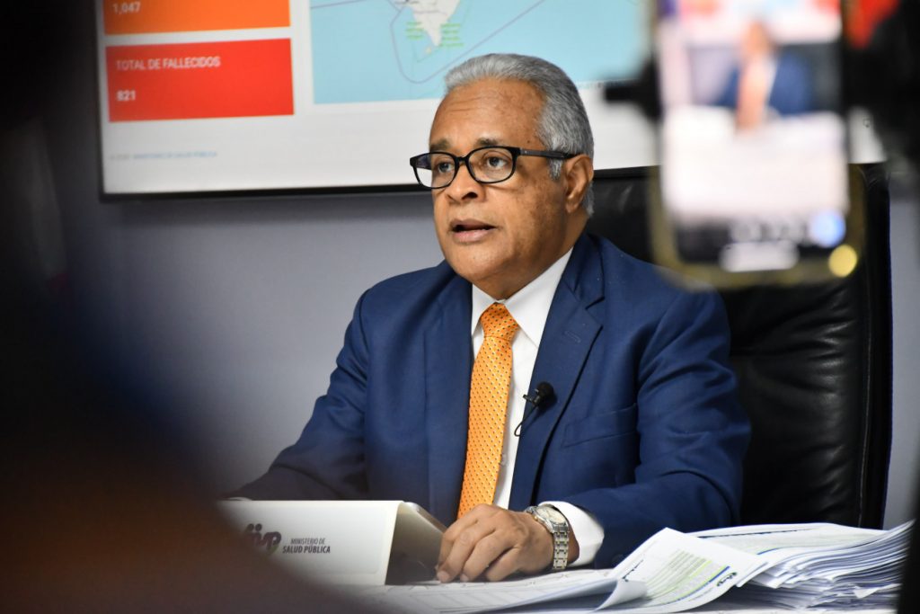 Exministro de salud pública exigió redoblar medidas de bioseguridad por posible rebrote de COVID-19