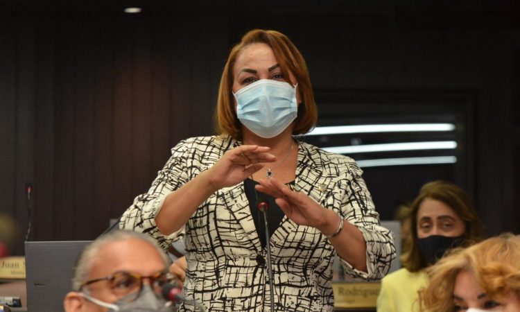 Cámara de Diputados envía a Comisiones proyecto de ley que crea el Instituto Nacional de Medicina Legal, autoría de Ana María Peña