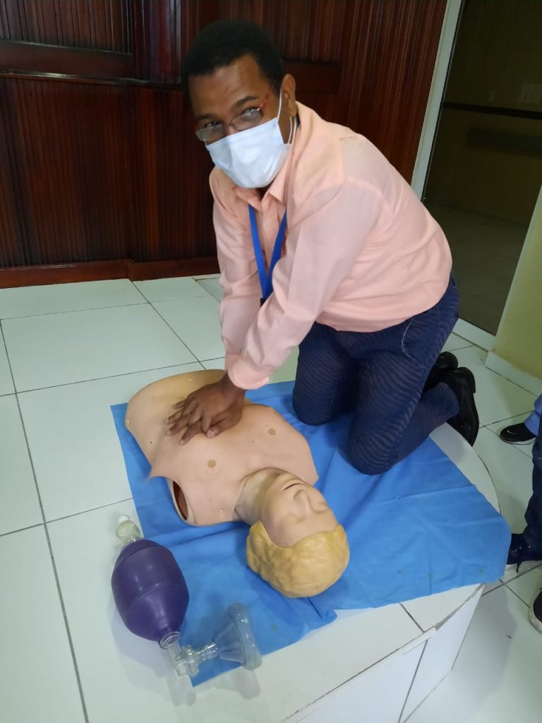 Hospital Moscoso Puello ofrece capacitación de primeros auxilios al personal de salud y administrativo