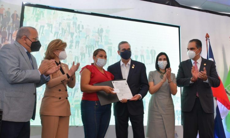 SeNaSa cumplió su meta: 2 millones de dominicanos fueron afiliados, 60% de la población tiene seguro médico