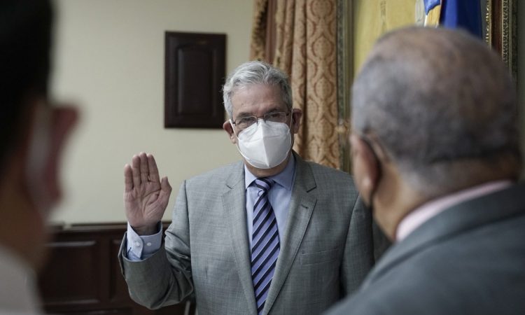 José Joaquín Puello es juramentado presidente de la Ciudad Sanitaria