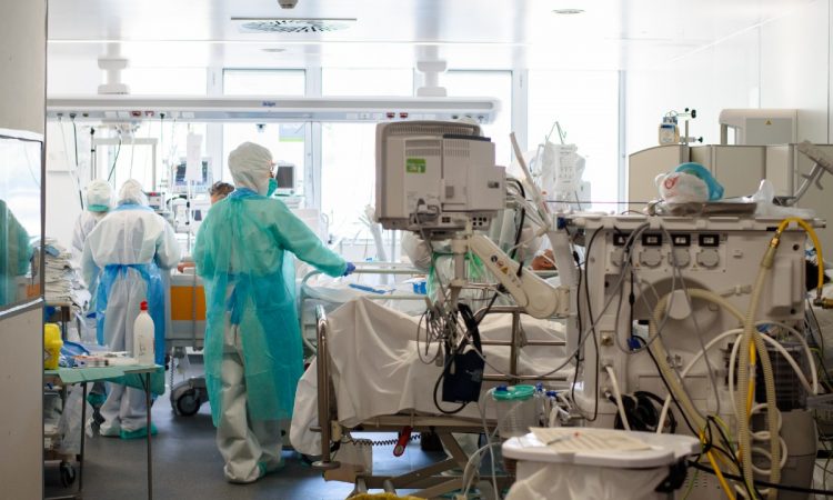 Clínicas privadas de Santiago y La Vega en máxima capacidad por pacientes con COVID-19 Clínicas privadas de Santiago y La Vega en máxima capacidad por pacientes con COVID-19