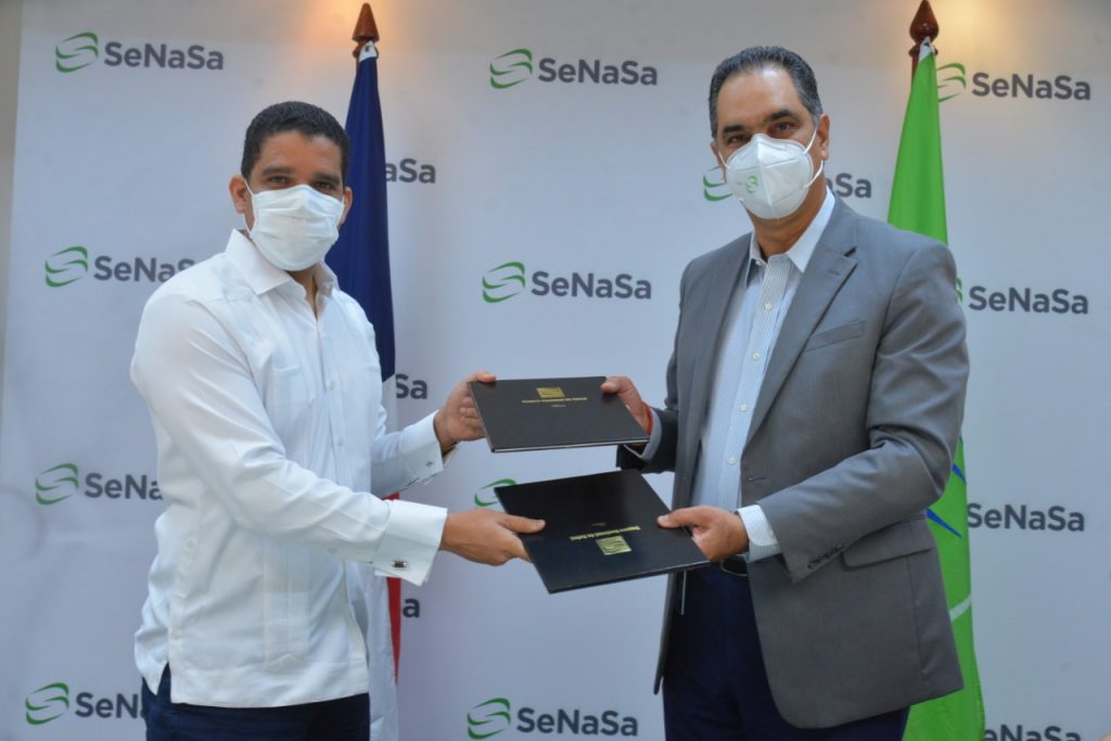 FEDOMBAL y SeNaSa firman acuerdo para afiliación de familiares y miembros de la federación