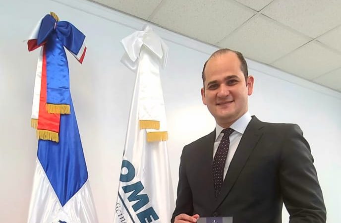 INAP entregó reconocimiento a Adolfo Pérez por su labor en Promese/Cal INAP entregó reconocimiento a Adolfo Pérez por su labor en Promese/Cal