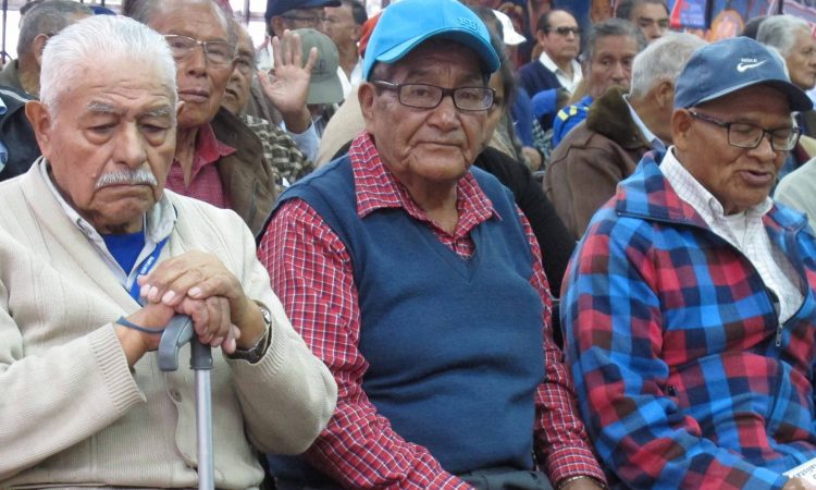 CMD convocó a médicos jubilados y pensionados a solicitar aumento salarial aprobado por el presidente CMD convocó a médicos jubilados y pensionados a solicitar aumento salarial aprobado por el presidente