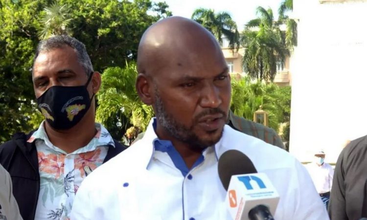 Reporteros gráficos solicitaron ser incluidos dentro de grupos de prioridad para vacunaciones contra COVID-19 Reporteros gráficos solicitaron ser incluidos dentro de grupos de prioridad para vacunaciones contra COVID-19