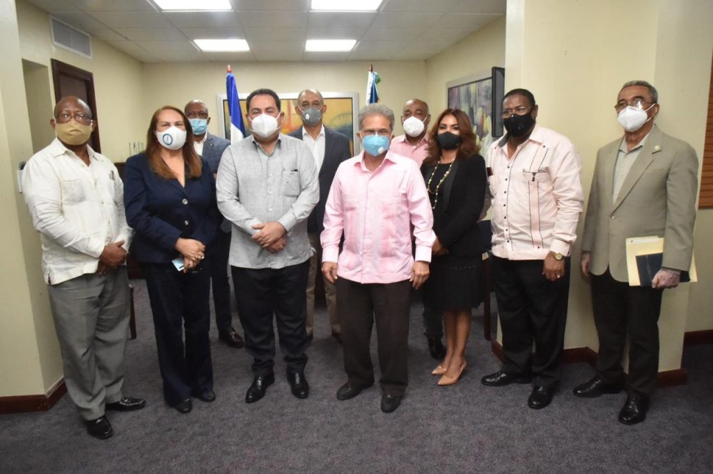 SNS y CMD se reunieron para definir compromisos firmados con el presidente