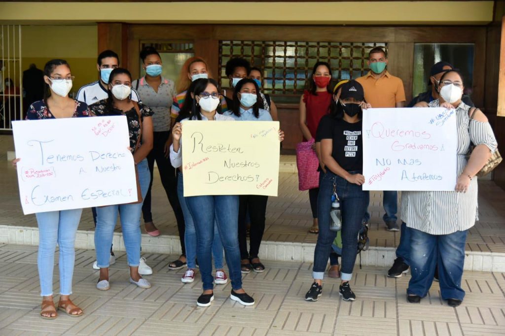 Alumnos de la Facultad de Medicina exigieron a la UASD programar el internado