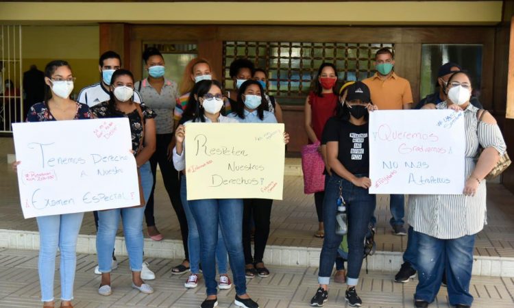 Alumnos de la Facultad de Medicina exigieron a la UASD programar el internado