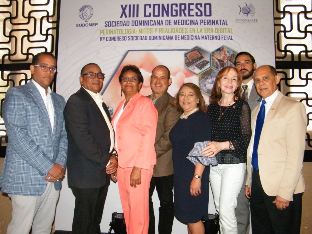 Sociedades médicas iniciaron el año cancelando congresos nacionales por aumento de casos COVID-19
