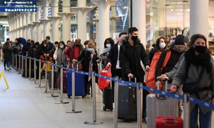 Autoridades confirmaron ingreso de pasajera contagiada por nueva cepa de COVID-19 proveniente de Reino Unido Autoridades confirmaron ingreso de pasajera contagiada por nueva cepa de COVID-19 proveniente de Reino Unido