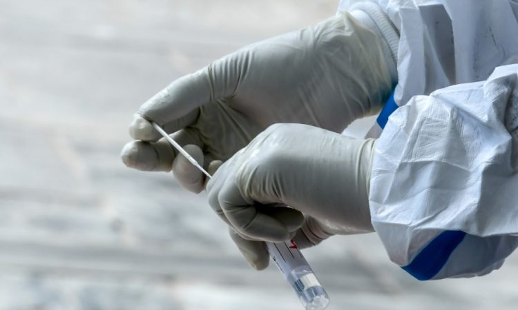 China causó revuelo al anunciar la aplicación de tests anales para detectar el COVID-19 rápidamente China causó revuelo al anunciar la aplicación de tests anales para detectar el COVID-19 rápidamente