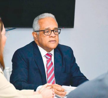 Exministro de salud pública criticó el liderazgo de Luis Abinader frente al combate contra el COVID-19
