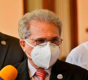 CMD exige al gobierno adquirir vacunas de las farmacéuticas Pfizer y Moderna, en vez de AstraZeneca