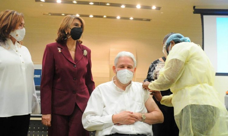 Ministerio de Salud inició jornada de vacunación contra COVID-19 en CEDIMAT Ministerio de Salud inició jornada de vacunación contra COVID-19 en CEDIMAT