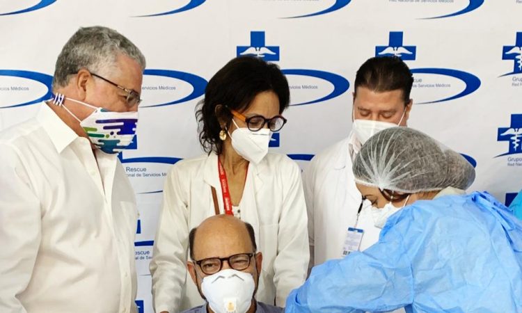 Personal del Grupo Rescue recibió su primera dosis contra COVID-19
