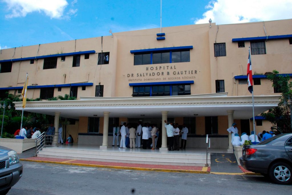 Hospital Salvador Gautier recibió donación de equipo para el área de neumología Hospital Salvador Gautier recibió donación de equipo para el área de neumología