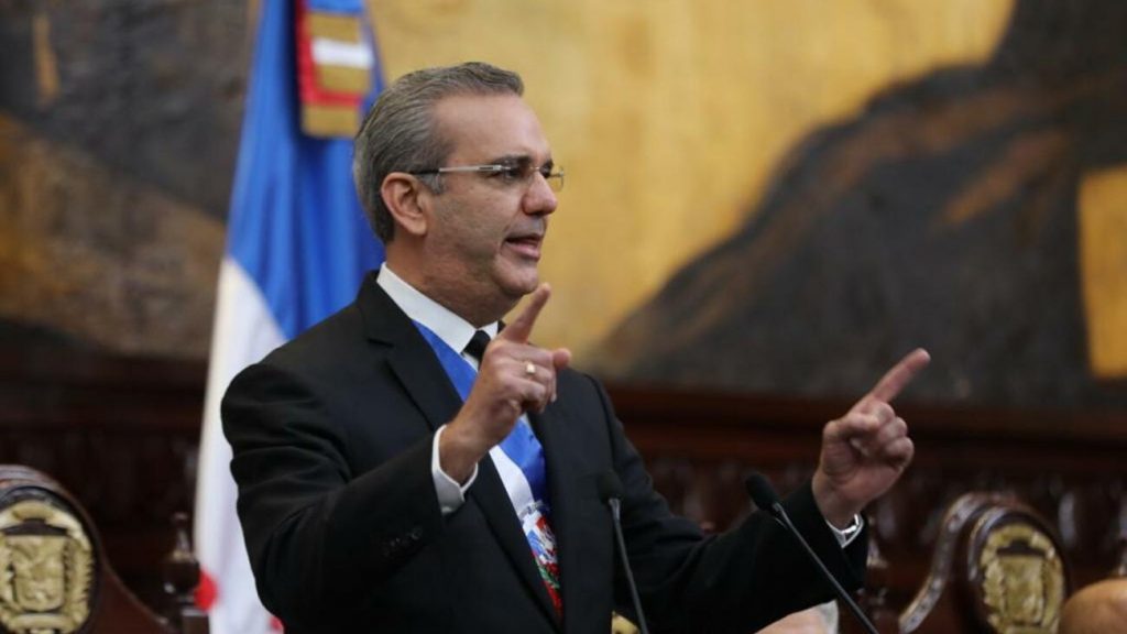 Cirujanos y urólogos destacan logros del Gobierno en el sector salud, pero advierten mejoras por cumplir