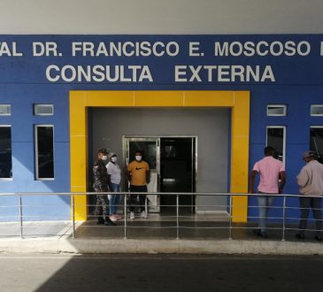 Especialista del Moscoso Puello alerta sobre el temblor y lentitud motora como síntomas potenciales del párkinson