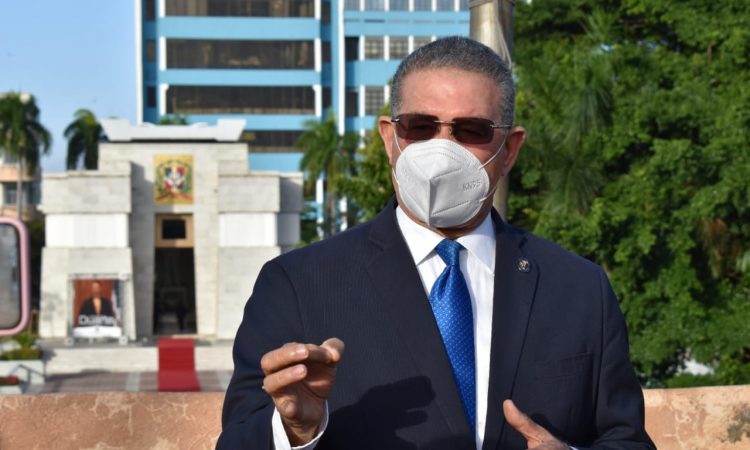 Presidente del Instituto Duartiano recomendó establecer cobro para atenciones médicas de embarazadas extranjeras Presidente del Instituto Duartiano recomendó establecer cobro para atenciones médicas de embarazadas extranjeras