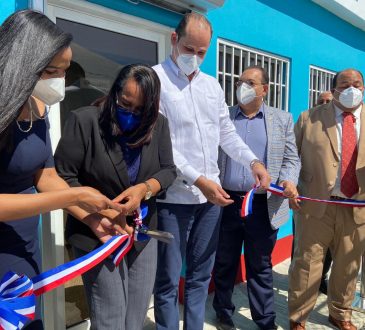 Adolfo Pérez inauguró nueva Farmacia del pueblo en Hato Mayor