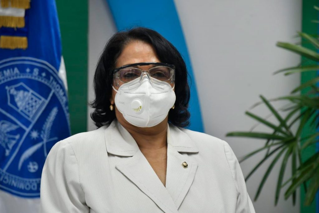 CMD, SNS Y UASD buscarán activar prácticas de 1,600 médicos internos para que culminen su carrera