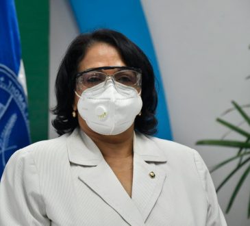 CMD, SNS Y UASD buscarán activar prácticas de 1,600 médicos internos para que culminen su carrera