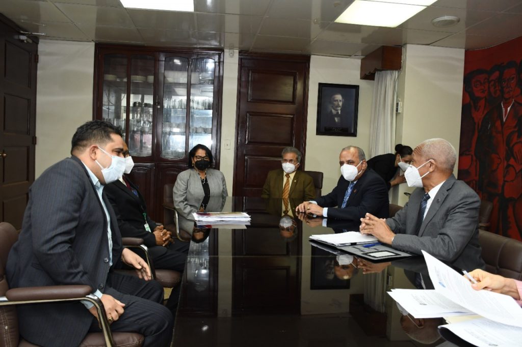 Secretario de médicos residentes calificó positiva la decisión de eliminar la selección excluyente del ENURM 2021
