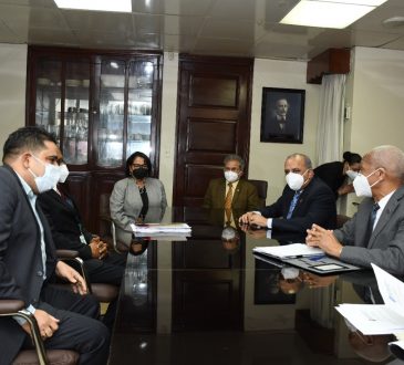 Secretario de médicos residentes calificó positiva la decisión de eliminar la selección excluyente del ENURM 2021