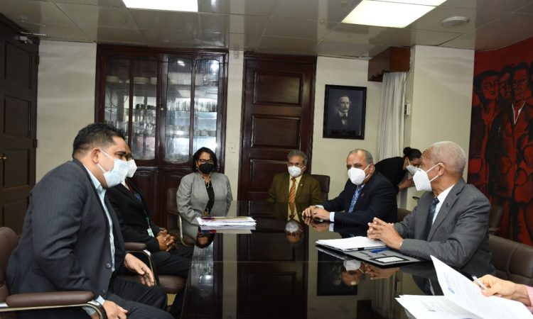 Secretario de médicos residentes calificó positiva la decisión de eliminar la selección excluyente del ENURM 2021 Secretario de médicos residentes calificó positiva la decisión de eliminar la selección excluyente del ENURM 2021