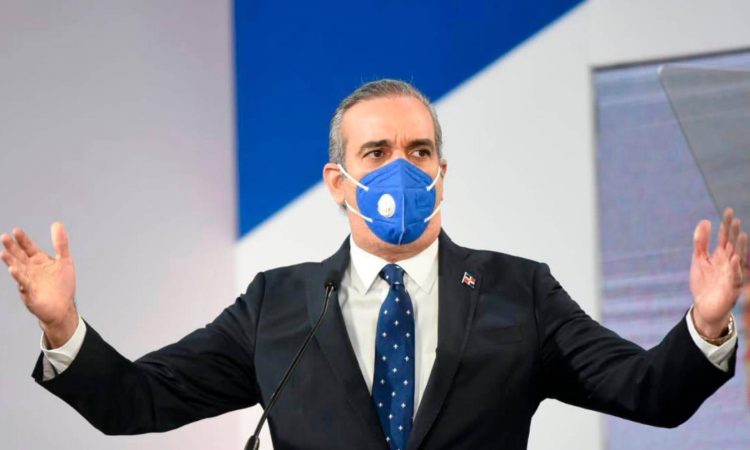 Presidente Abinader extendió decreto para continuar medidas restrictivas por COVID-19 Presidente Abinader extendió decreto para continuar medidas restrictivas por COVID-19