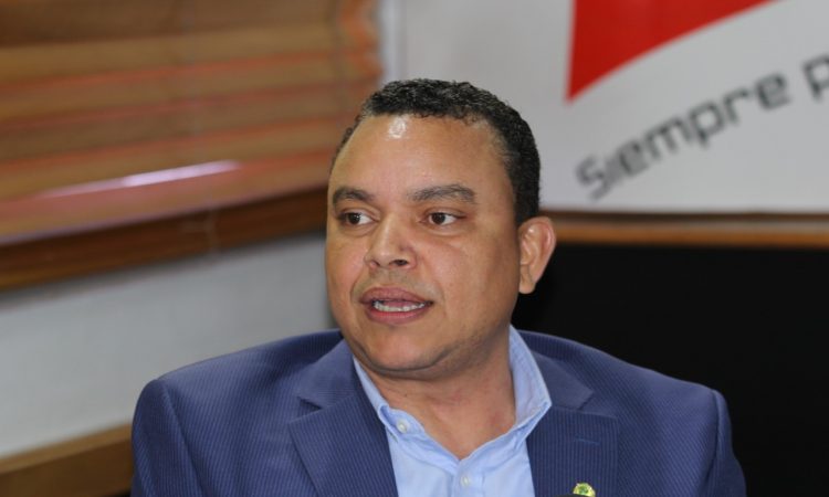 Julio Landrón invitó a miembros de la SDOT a participar masivamente para recibir vacuna COVID-19 Julio Landrón invitó a miembros de la SDOT a participar masivamente para recibir vacuna COVID-19