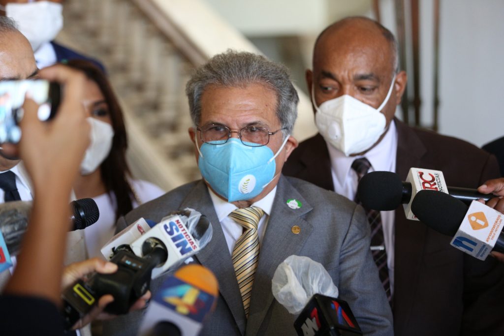 “Una vez más”: CMD y 53 sociedades médicas declaran guerra a las ARS y CNSS