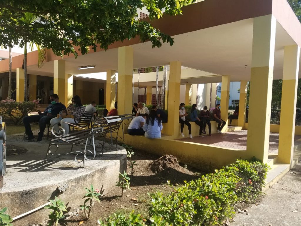 Aspirantes presentaron el ENURM ocupando el 50% de capacidad de las aulas