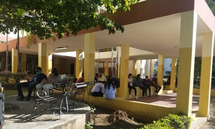 Aspirantes presentaron el ENURM ocupando el 50% de capacidad de las aulas