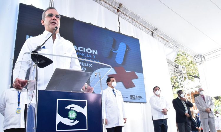 Abinader formalizó entrega de equipos y áreas remodeladas en el Hospital “Dr. Félix María Goico”