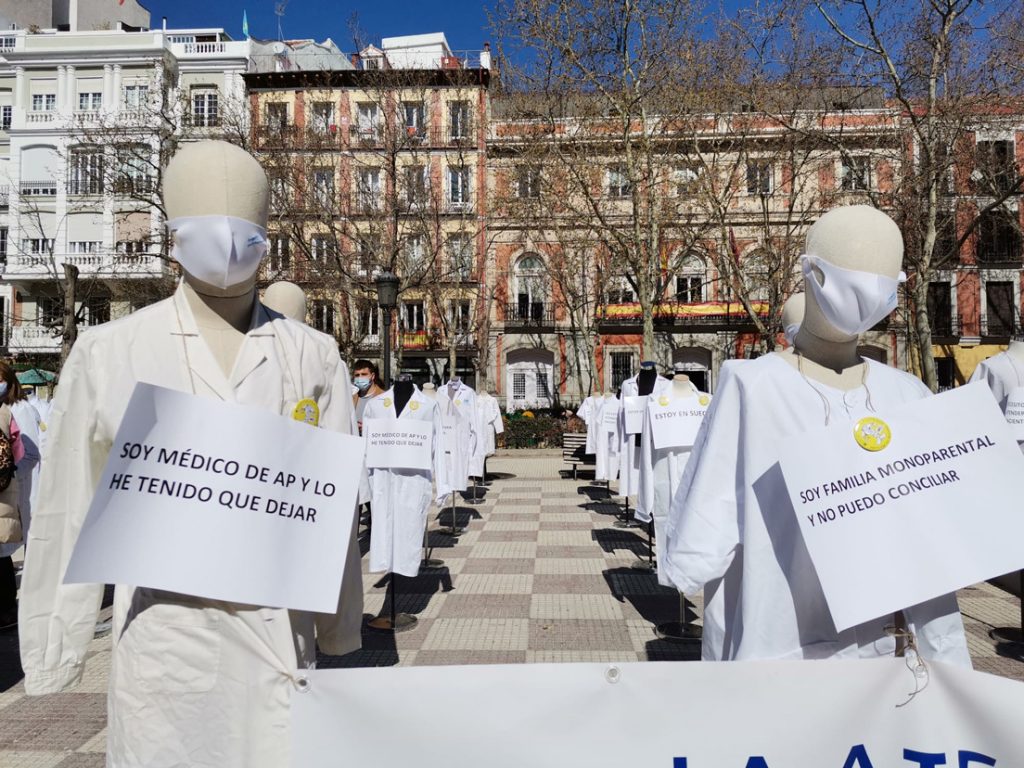 5,000 médicos madrileños de Atención Primaria se sumaron a un paro indefinido