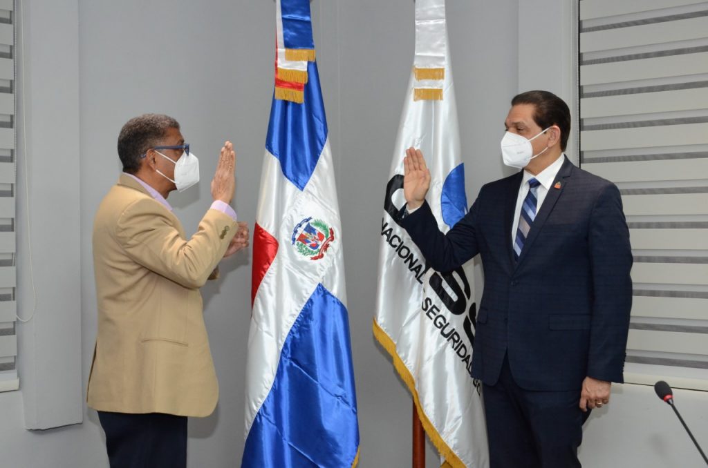 El CNSS juramentó a Daniel Rivera como vicepresidente